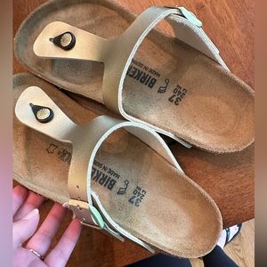 Birkenstocks, Gold, Gizeh, size 37